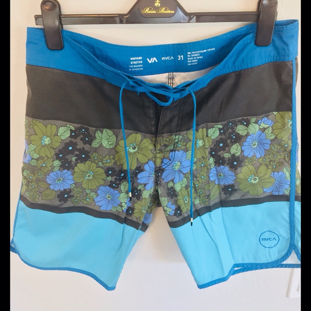 ⭐️RAD RVCA BOARDSHORTS⭐️